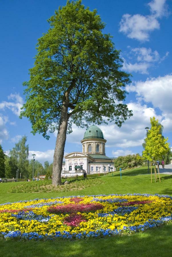Zdrój Wojciech Aparthotel Lądek-Zdrój Exterior foto